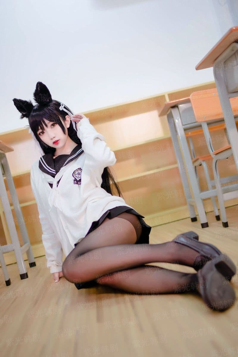 漂亮的女俘
